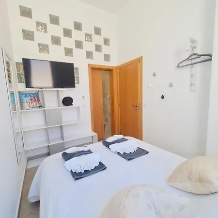 Quarto Com Casa De Banho Privada Tranquilidade Garantida Affittacamere *