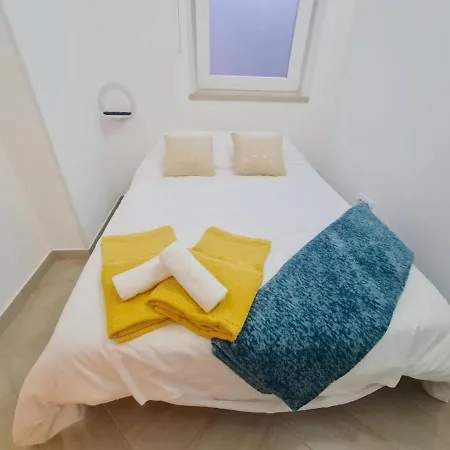 Quarto Com Casa De Banho Privada Tranquilidade Garantida Affittacamere Nazaré